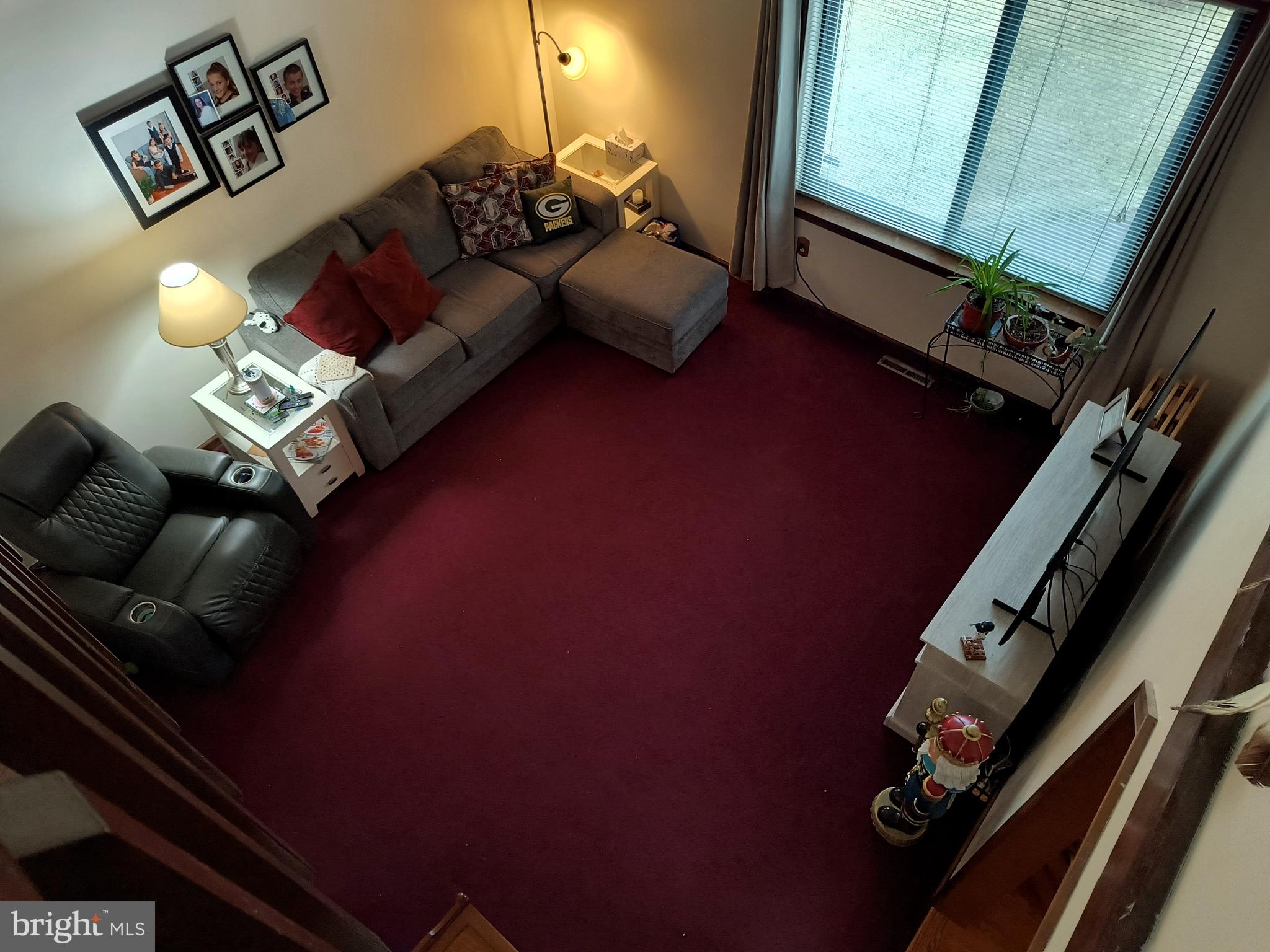 102 Providence Drive Bear, DE 19701 - Photo 9 of 21 a living room with furniture