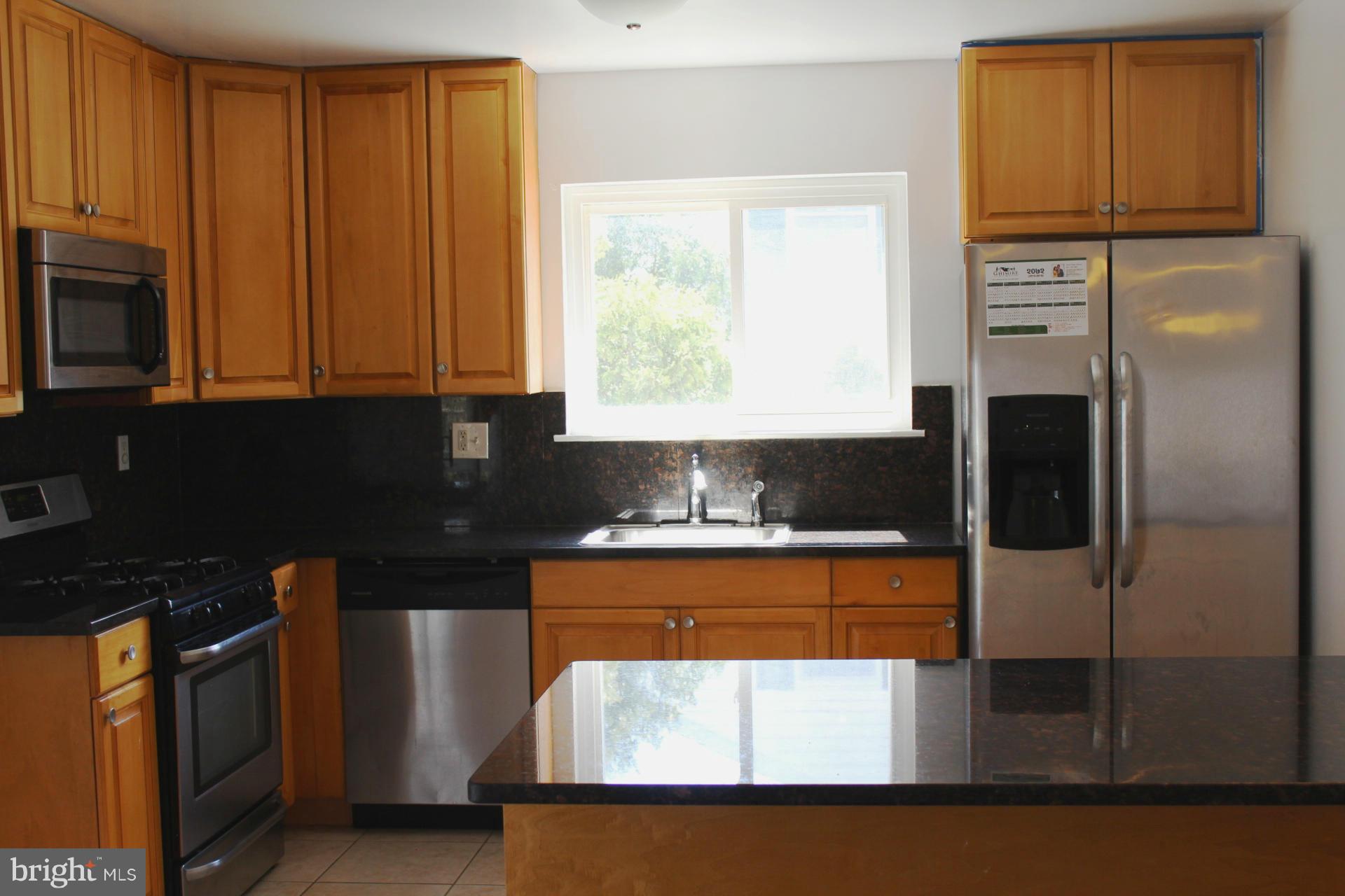 1401 Rolling Rd. Catonsville, MD 21228 - Photo 4 of 6 Kitchen