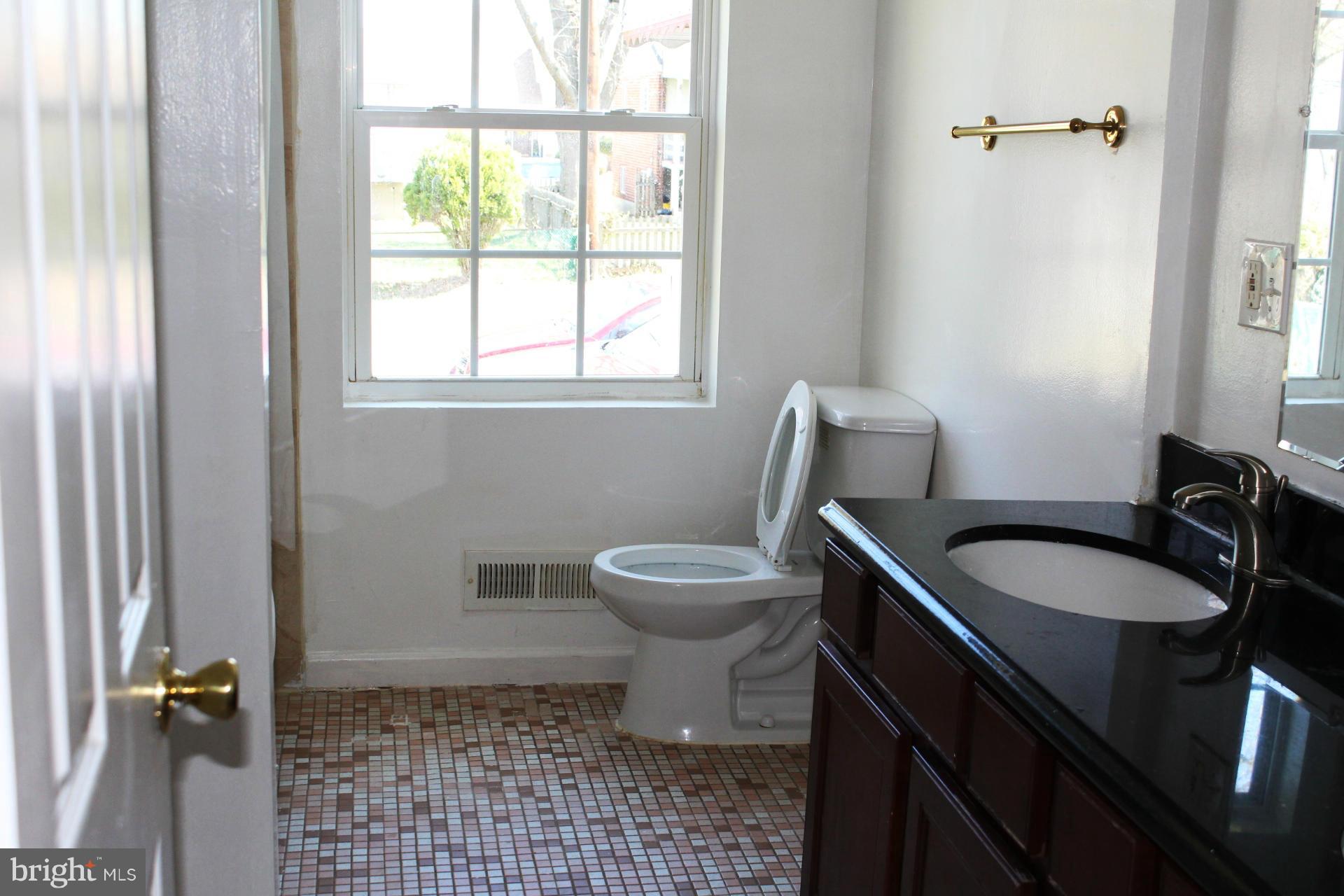 1401 Rolling Rd. Catonsville, MD 21228 - Photo 5 of 6 Bath