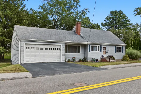 $749,500 | 11 Grover Street, Beverly, MA 01915