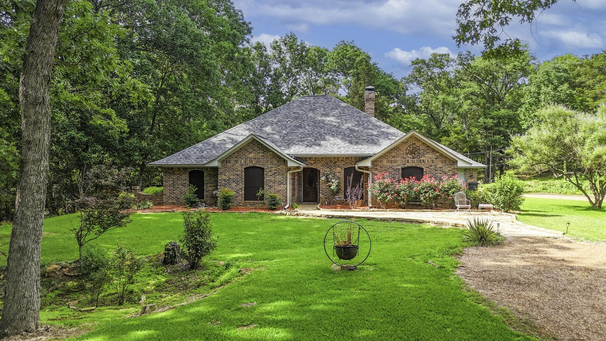 1749 Highway 84 Palestine, TX 75801 - Photo 2 of 47