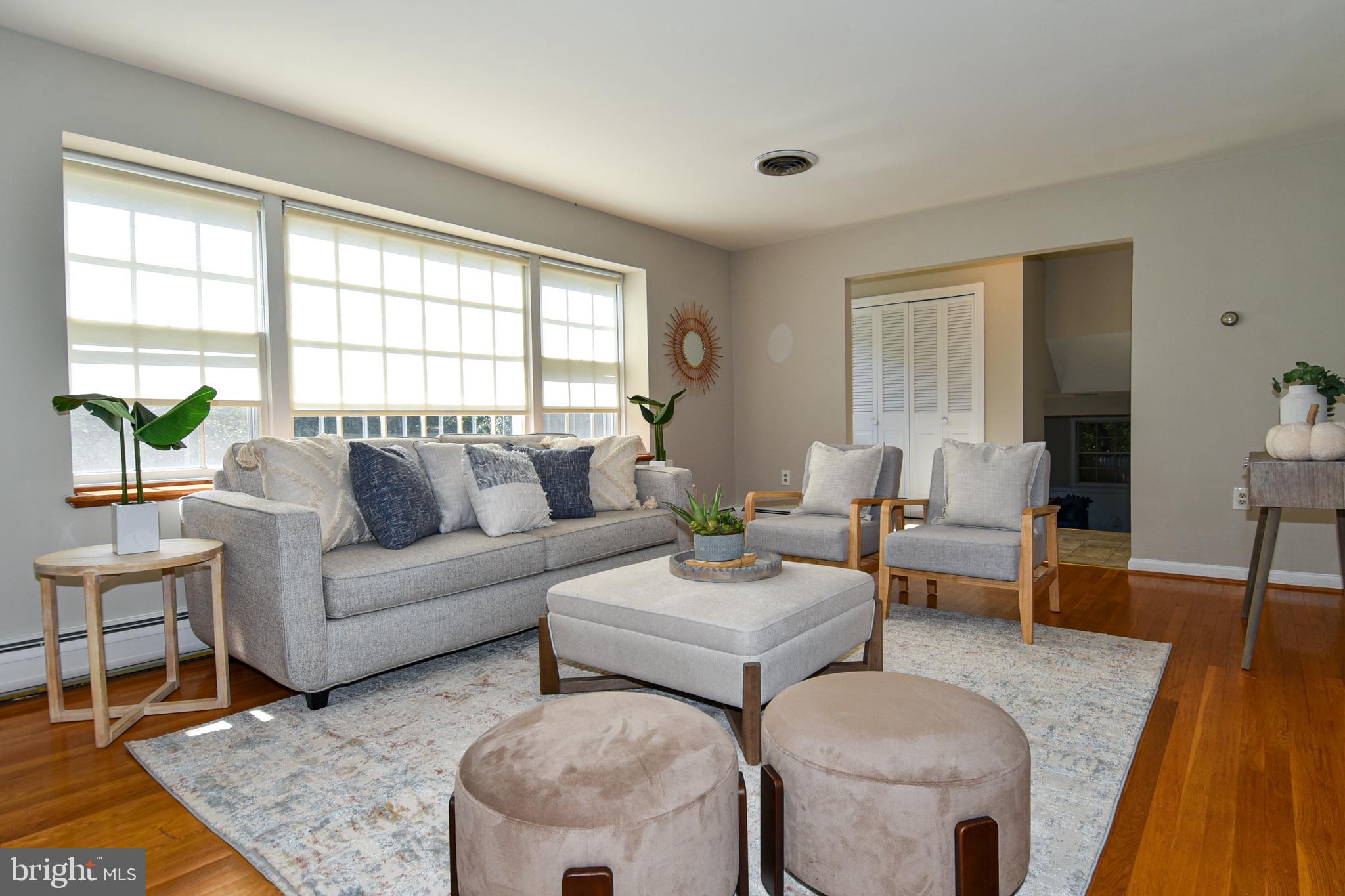 1002 Robroy Drive Silver Spring, MD 20903 - Photo 3 of 37 Gallery Image 3