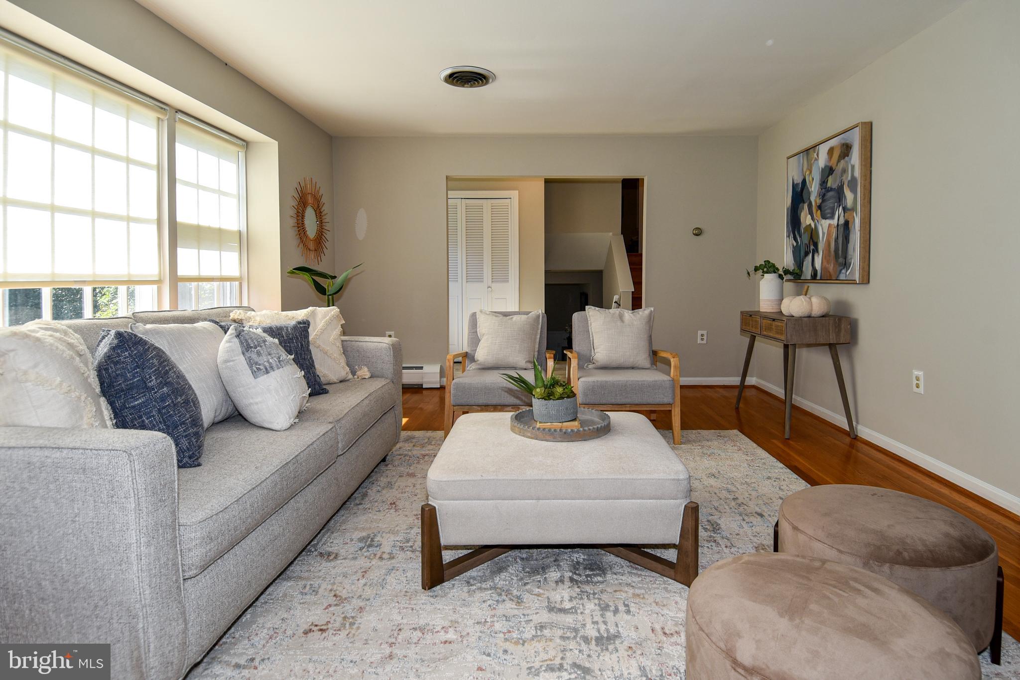 1002 Robroy Drive Silver Spring, MD 20903 - Photo 4 of 37 Gallery Image 4