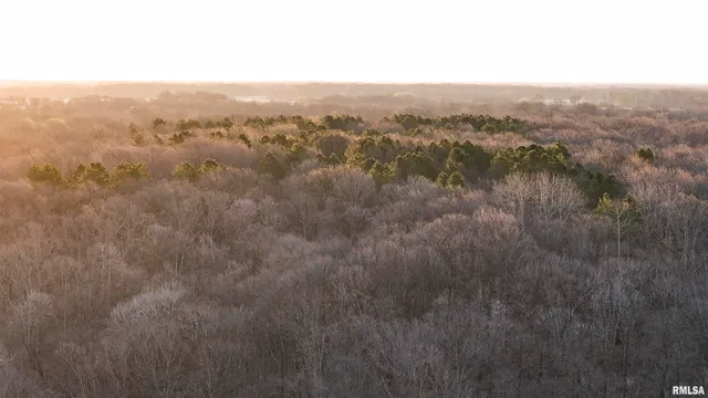 $895,000 | 17217 North Dairy Farm Road, Smithfield, IL 61477