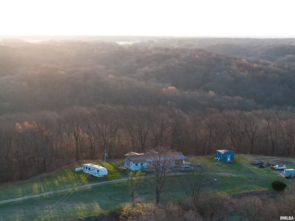 $895,000 | 17217 North Dairy Farm Road, Smithfield, IL 61477