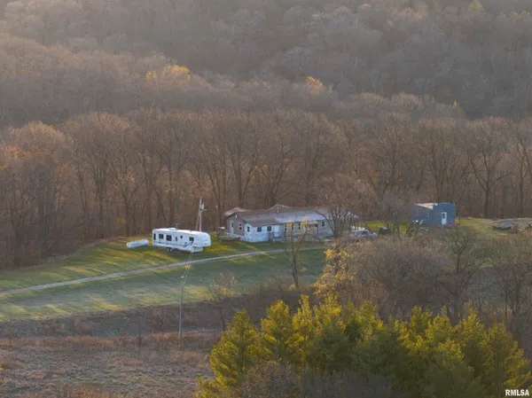 $895,000 | 17217 North Dairy Farm Road, Smithfield, IL 61477