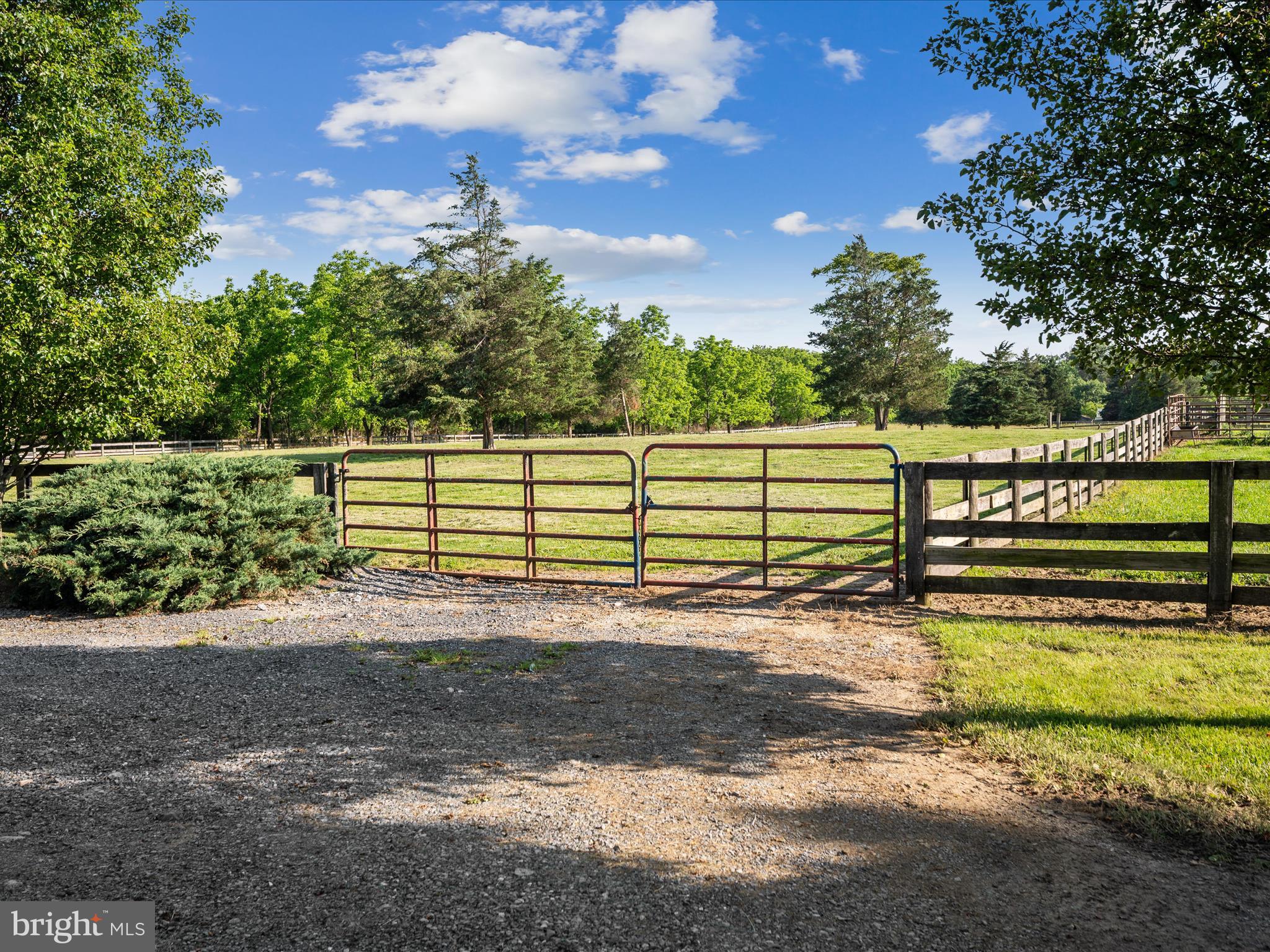 373 Thunder Hill Drive Summit Point, WV 25446 - Photo 75 of 115 Gate