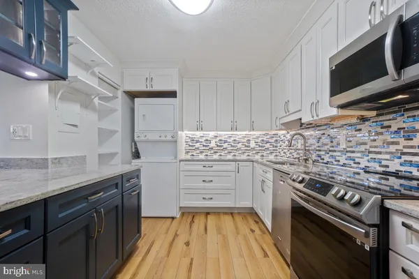 $2,850 | 5902 Mt Eagle Drive, Unit 1601, Alexandria, VA 22303