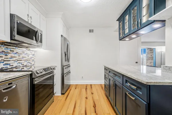 $2,850 | 5902 Mt Eagle Drive, Unit 1601, Alexandria, VA 22303