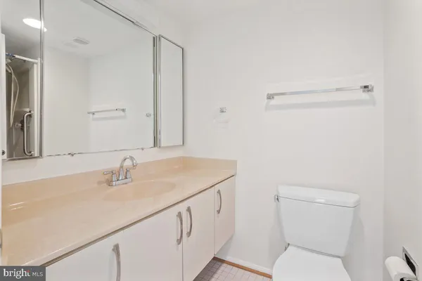 $2,850 | 5902 Mt Eagle Drive, Unit 1601, Alexandria, VA 22303