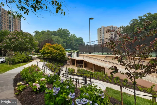 $2,850 | 5902 Mt Eagle Drive, Unit 1601, Alexandria, VA 22303