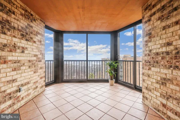 $2,850 | 5902 Mt Eagle Drive, Unit 1601, Alexandria, VA 22303