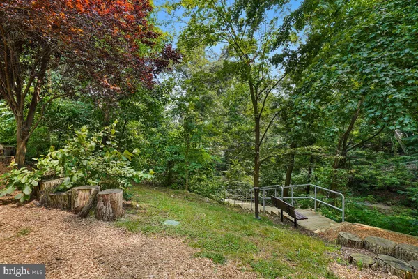 $2,850 | 5902 Mt Eagle Drive, Unit 1601, Alexandria, VA 22303