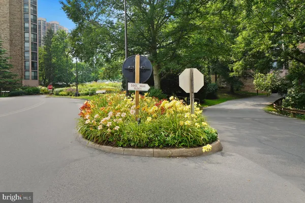 $2,850 | 5902 Mt Eagle Drive, Unit 1601, Alexandria, VA 22303