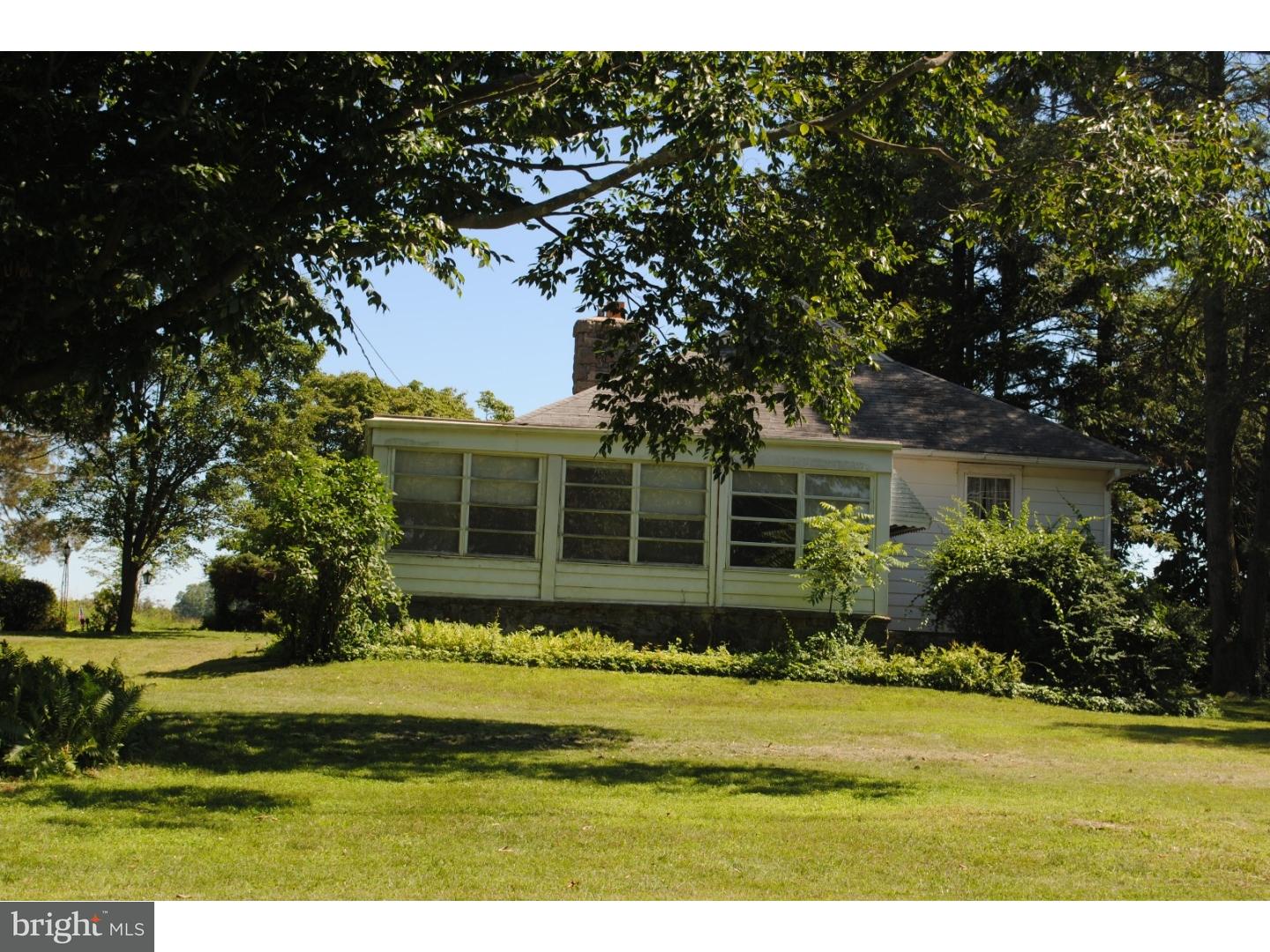 22 Natalie Road Thornton, PA 19373 - Photo 3 of 20 Gallery Image 3