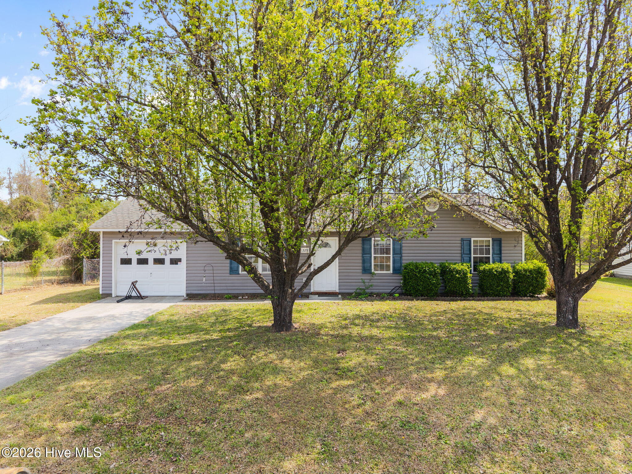 329 Steller Road Jacksonville, NC 28540 - Photo 23 of 46 23-web-or-mls-329 Steller Rd. 55