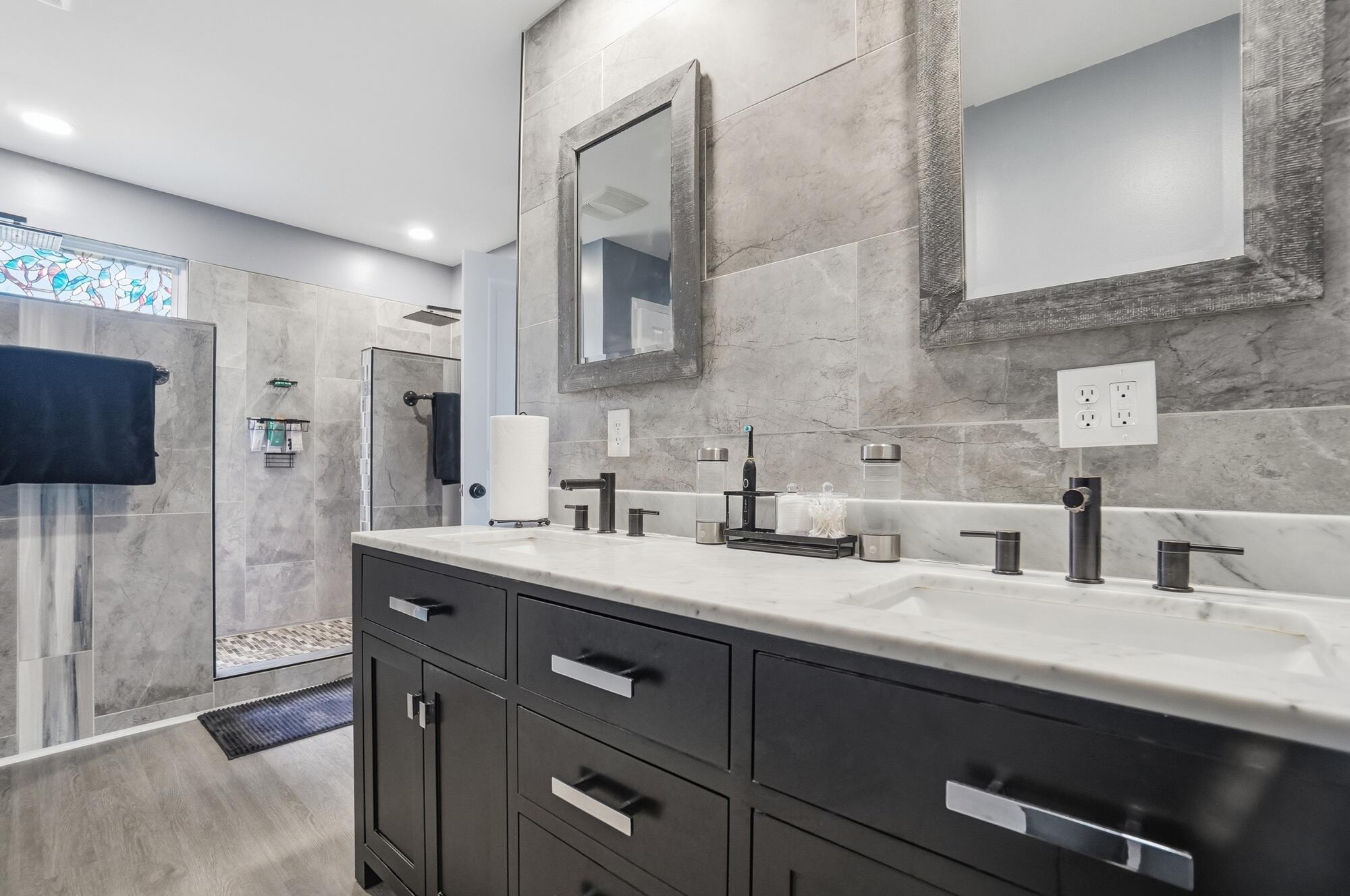 1199 Riva Ridge Boulevard Columbus, OH 43230 - Photo 51 of 95 Double Sink Vanity