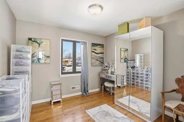 $200,000 | 537 East 161st Place, South Holland, IL 60473