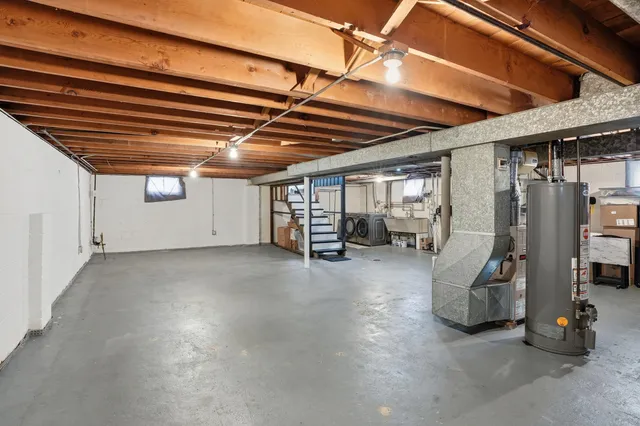 $200,000 | 537 East 161st Place, South Holland, IL 60473