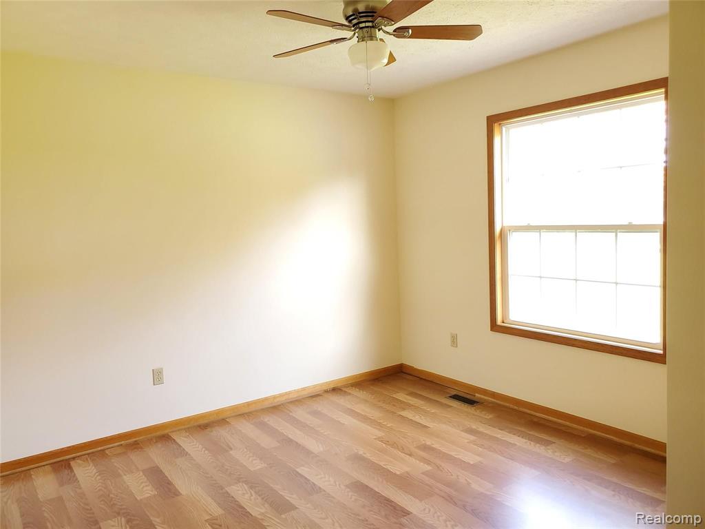 1860 South Gregory Road Fowlerville, MI 48836 - Photo 7 of 20