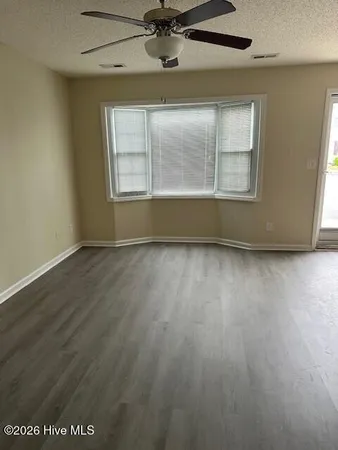 $1,000 | 3812 East Vancroft Circle, Unit L3, Winterville, NC 28590