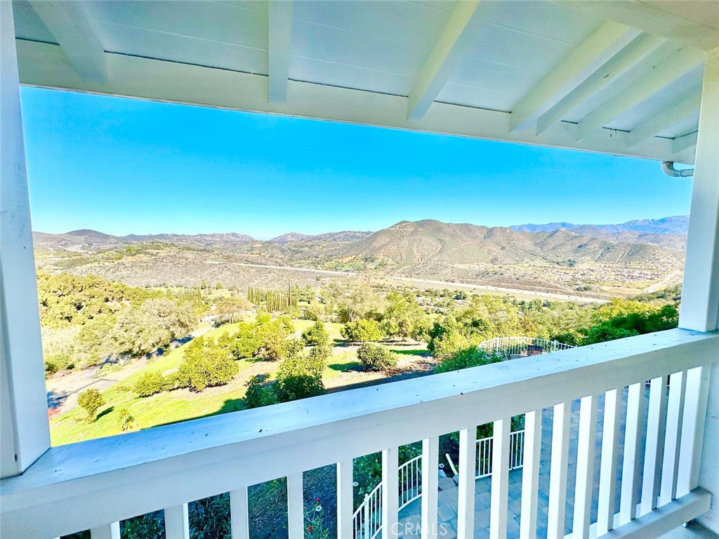2160 Puerto Del Mundo Fallbrook, CA 92028 - Photo 32 of 63