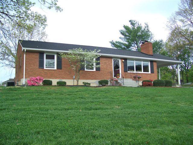 337 Oak Drive Blue Ridge, VA 24064 - Photo 1 of 21 front