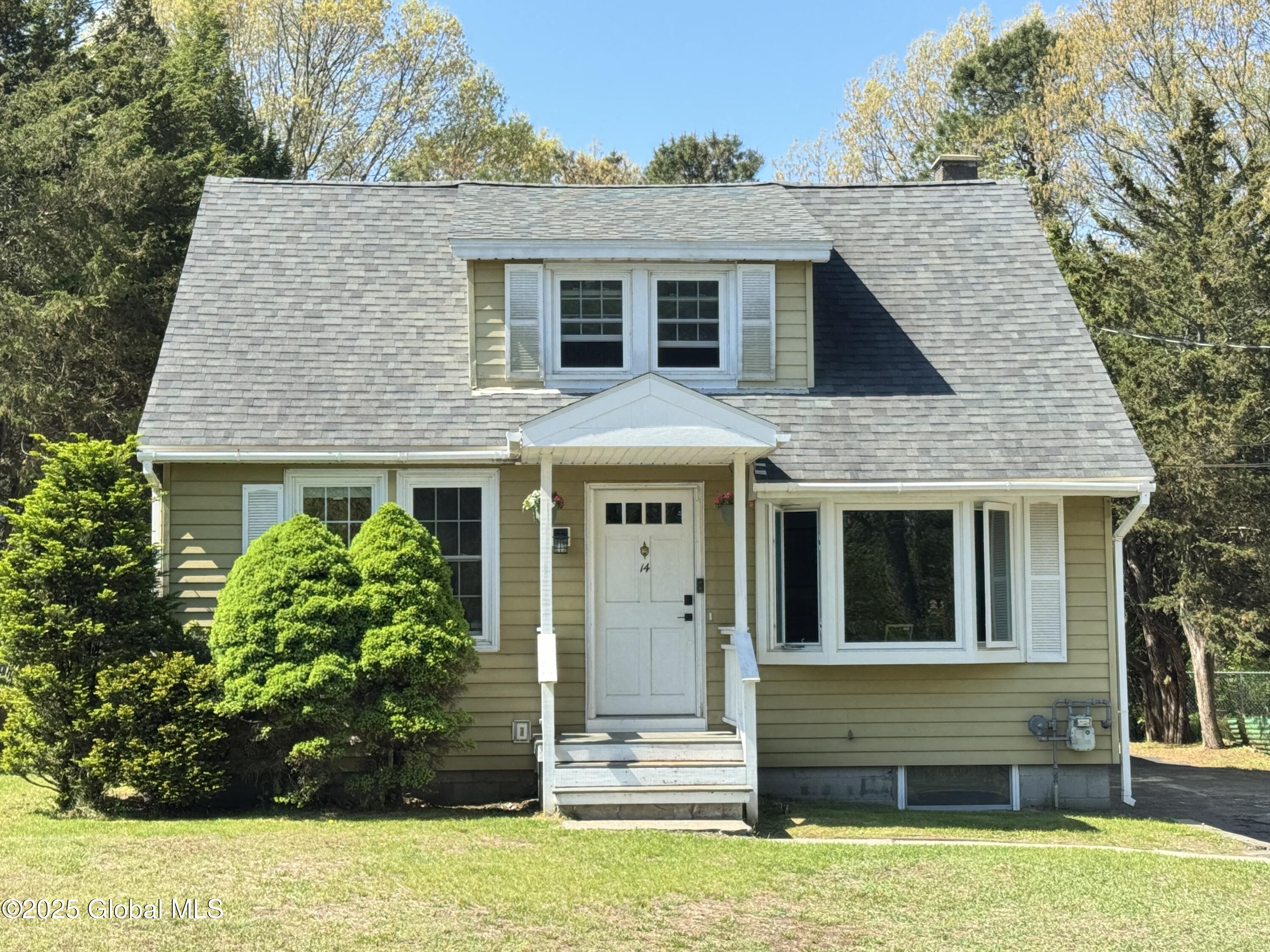 14 Wendom Road Albany, NY 12203 - Photo 1 of 25 14 Wendom Pic Front1