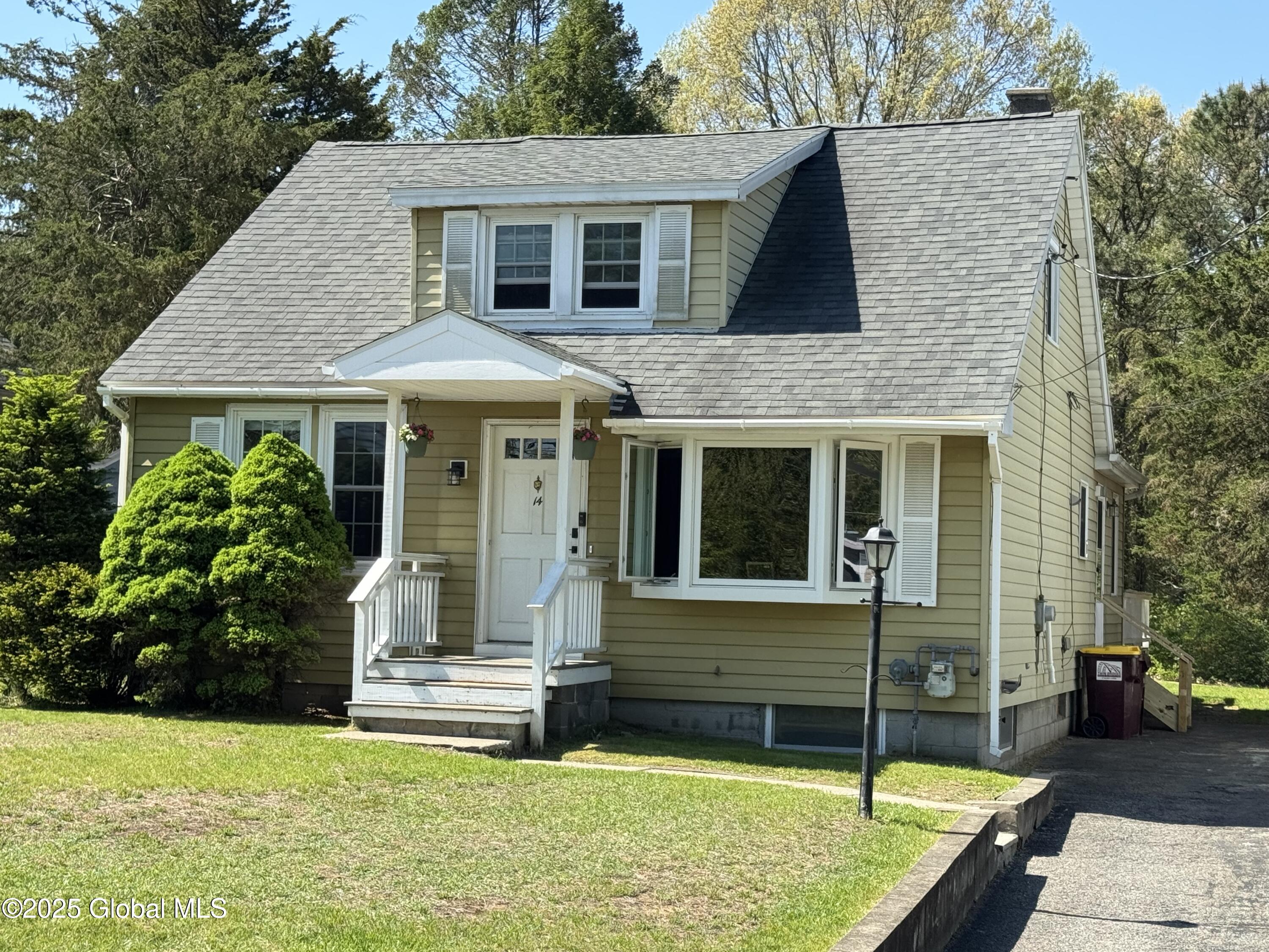 14 Wendom Road Albany, NY 12203 - Photo 2 of 25 14 Wendom Pic Front2