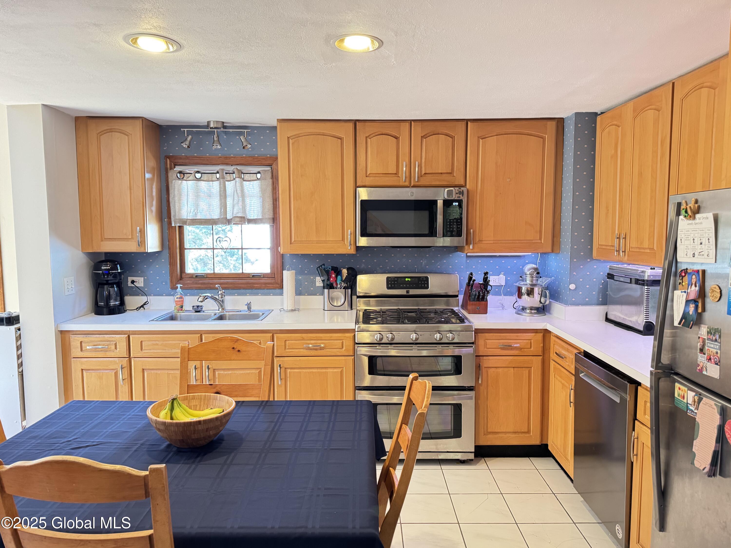14 Wendom Road Albany, NY 12203 - Photo 6 of 25 14 Wendom Pic Kitch1