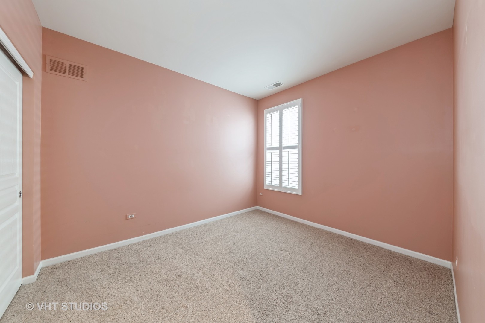2795 Beacon Point Circle Elgin, IL 60124 - Photo 6 of 28 an empty room with windows