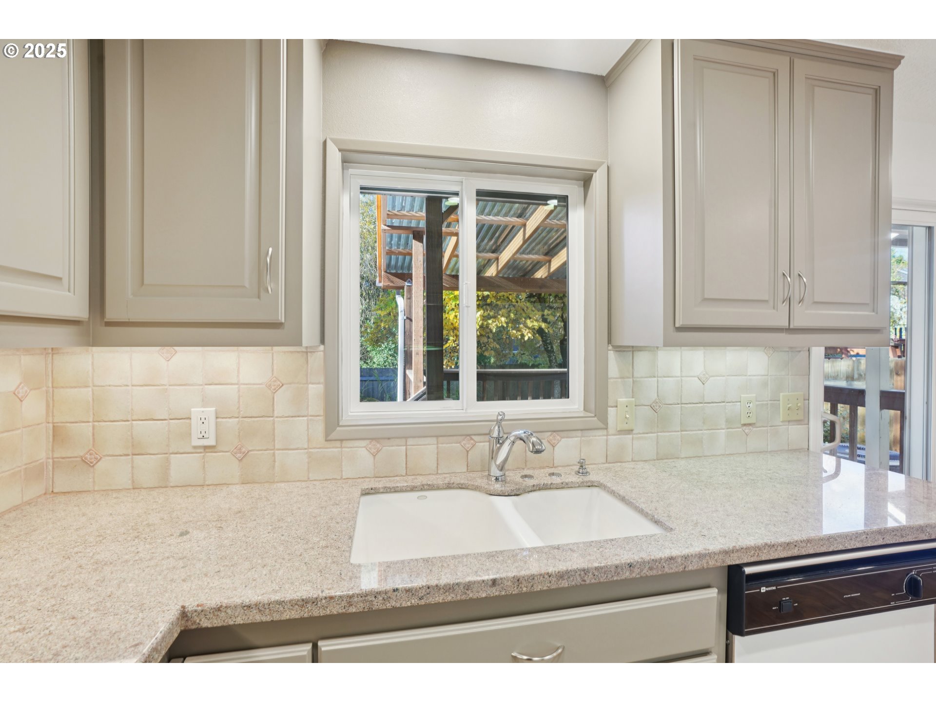 1305 Buchanan Street Oregon City, OR 97045 - Photo 10 of 33