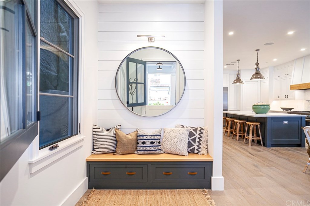 409 39th Street Newport Beach, CA 92663 - Photo 2 of 32