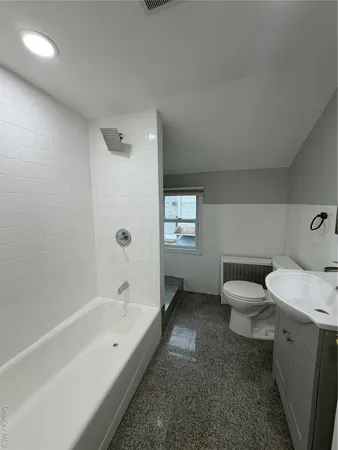 $2,490 | 7 South Atlantic Street, Bay Shore, NY 11706