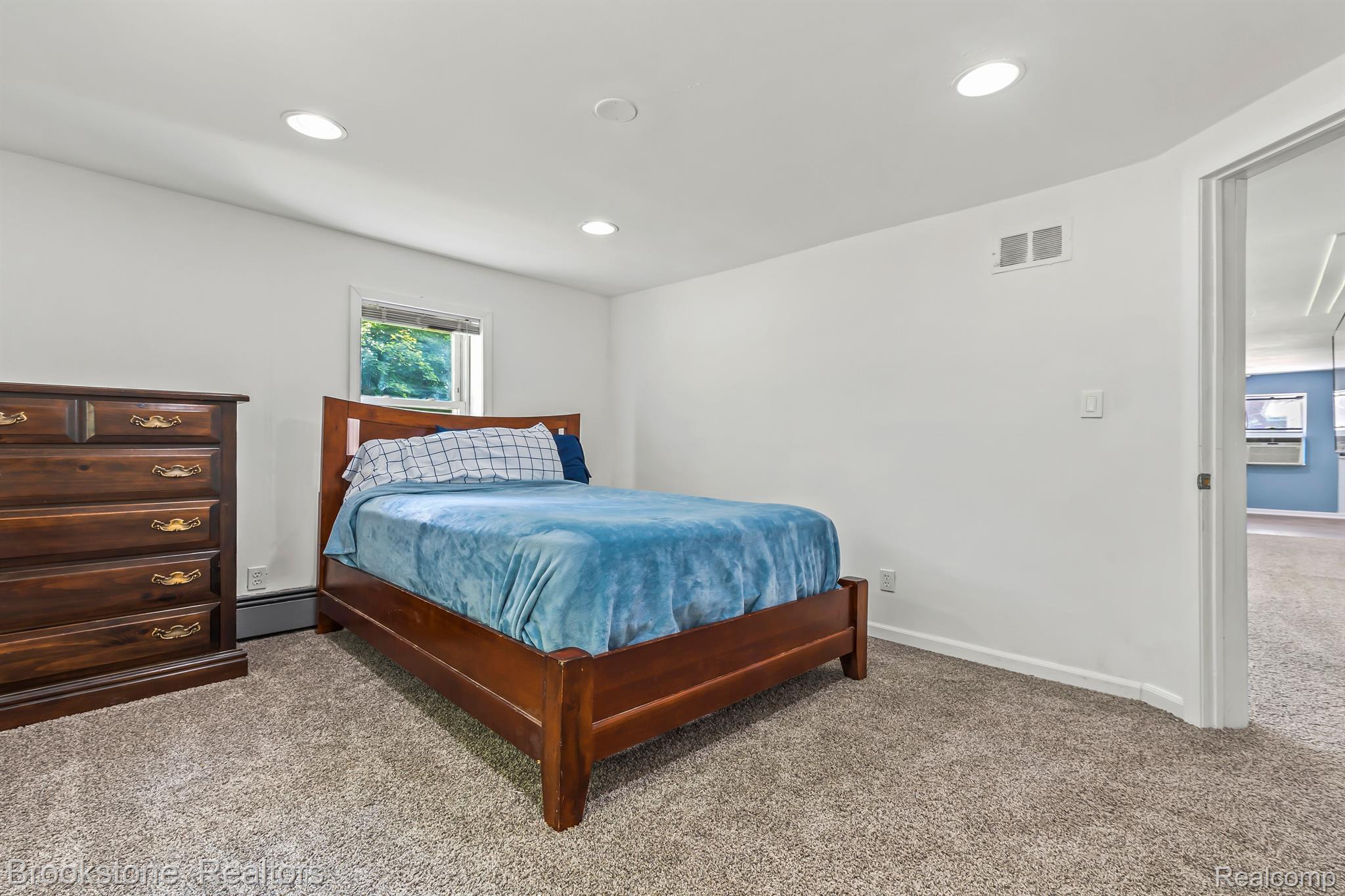 12352 Whittaker Road Milan, MI 48160 - Photo 13 of 29 Gallery Image 13