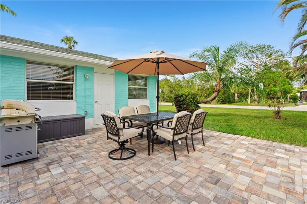 2134 Palm Street Naples, FL 34112 - Photo 20 of 36 Large outdoor patio