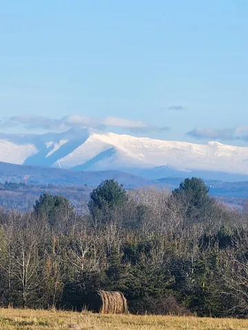 $994,000 | 16 Highway 2, Grand Isle, VT 05458