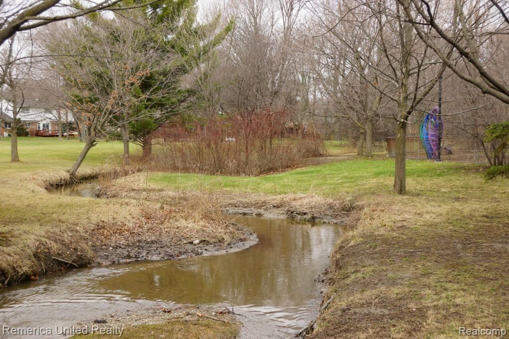 29700 Fox Grove Road Farmington Hills, MI 48334 - Photo 44 of 48