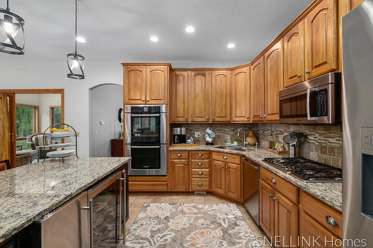 9902 River Road Greenville, MI 48838 - Photo 17 of 82 IMG_1008