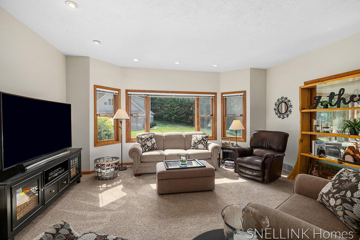 9902 River Road Greenville, MI 48838 - Photo 24 of 82 IMG_1015