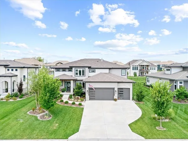 $799,000 | 2114 Northwest Killarney Lane, Lee's Summit, MO 64081
