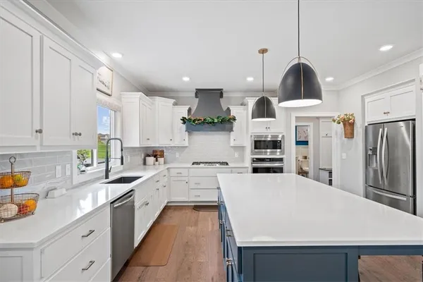 $799,000 | 2114 Northwest Killarney Lane, Lee's Summit, MO 64081