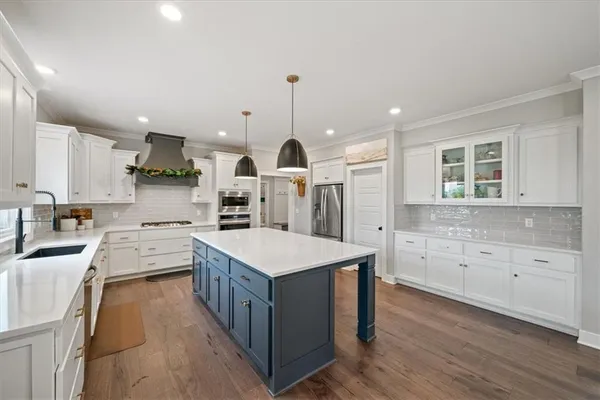$799,000 | 2114 Northwest Killarney Lane, Lee's Summit, MO 64081
