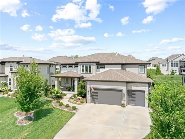 $799,000 | 2114 Northwest Killarney Lane, Lee's Summit, MO 64081
