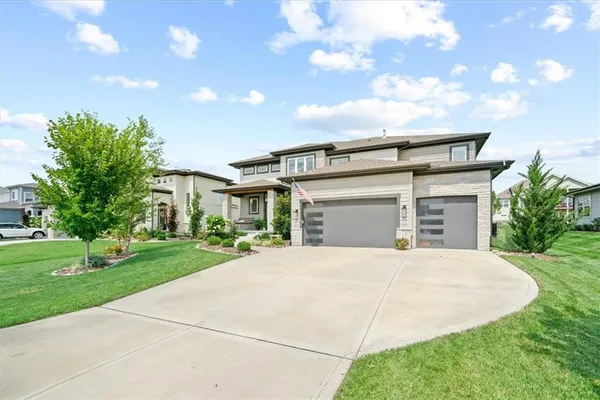 $799,000 | 2114 Northwest Killarney Lane, Lee's Summit, MO 64081