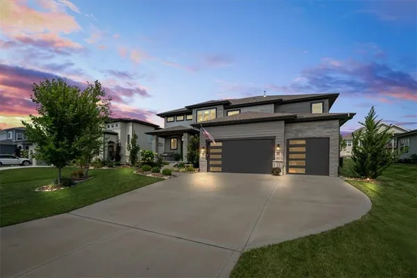 $799,000 | 2114 Northwest Killarney Lane, Lee's Summit, MO 64081