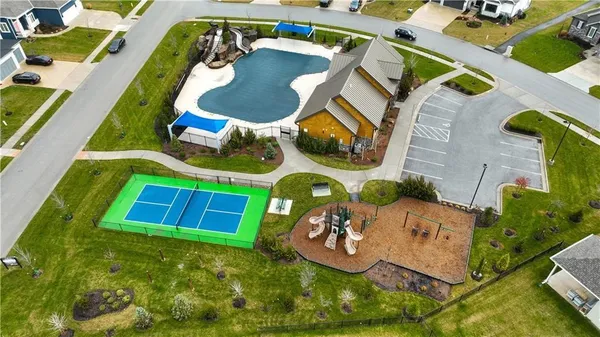$799,000 | 2114 Northwest Killarney Lane, Lee's Summit, MO 64081