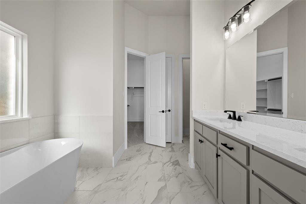 221 Lantern Ridge Drive Aledo, TX 76008 - Photo 17 of 29 221 Lantern Ridge- Primary Suite-3