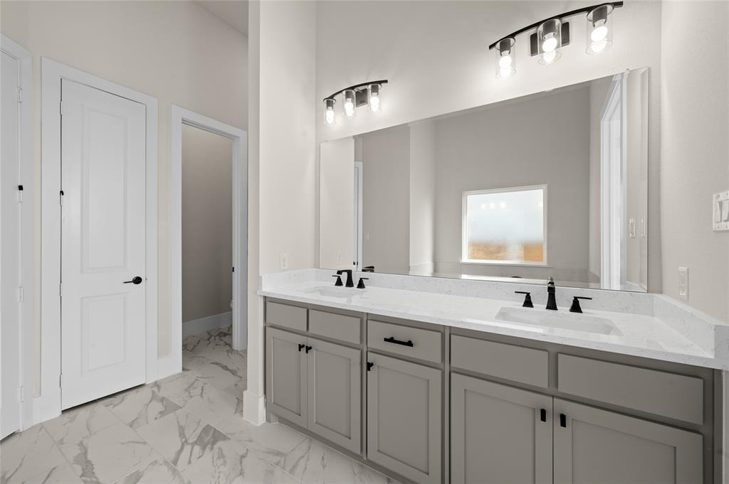 221 Lantern Ridge Drive Aledo, TX 76008 - Photo 19 of 29 221 Lantern Ridge- Primary Suite-5