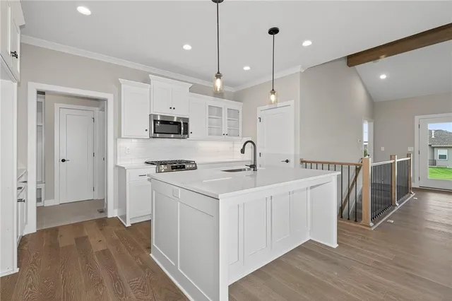 $525,000 | 8208 Aurora Street, Lenexa, KS 66220